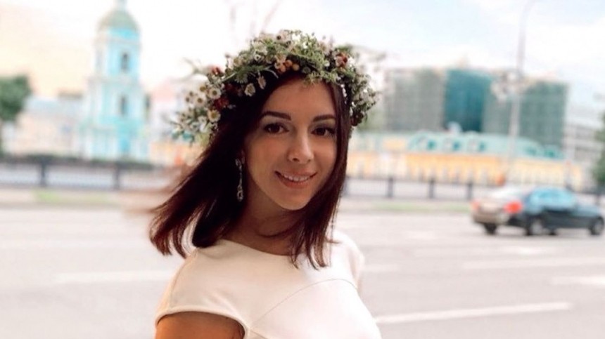 “Как статуэточка”: сестра Подольской показала живот после абдоминопластики