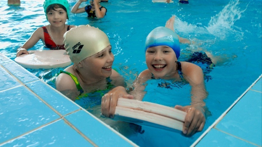 Первый в России передвижной бассейн для детей заработал в Ростовской области
