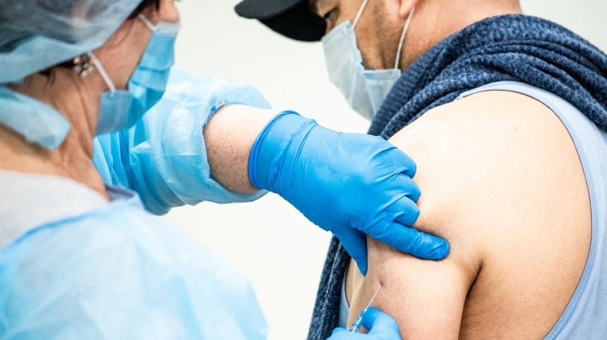 Минздрав разрешил испытания еще одной вакцины против COVID-19