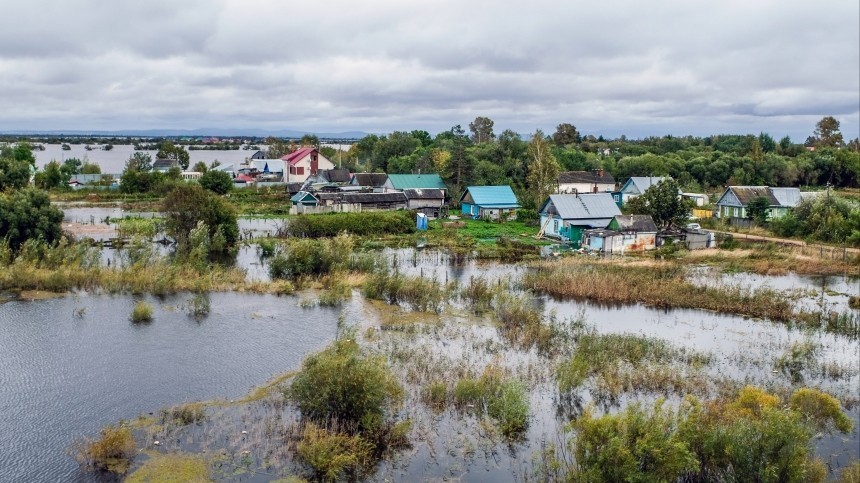 Путин поручил до 15 октября доложить об организации помощи пострадавшим от паводков
