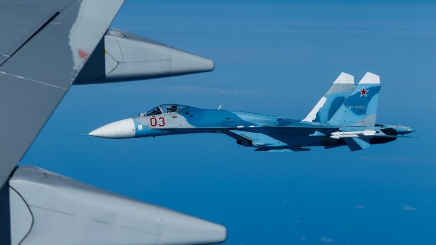 Видео: Су-27 сопроводил четыре иностранных самолета у воздушной границы РФ