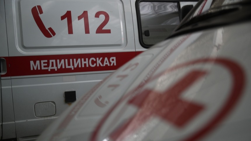 Два человека погибли в огненном ДТП в Красноярске — видео