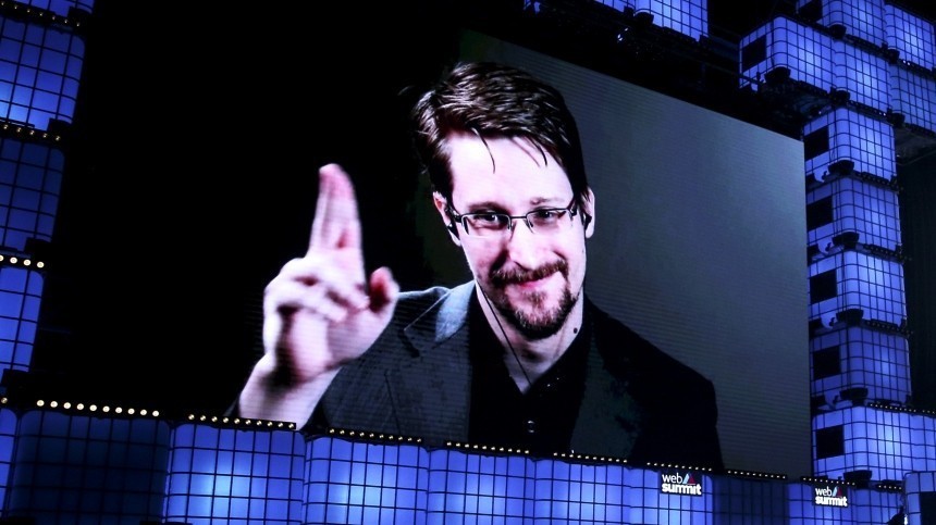 Бессрочный гость: Эдвард Сноуден получил постоянный вид на жительство в России