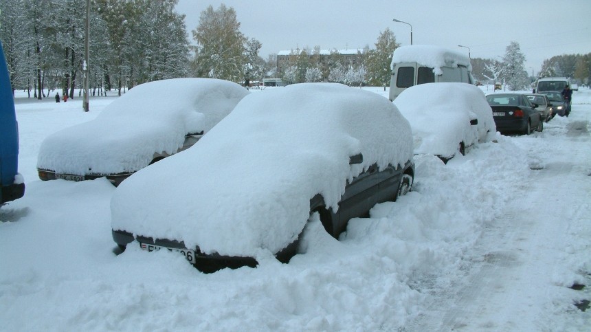 Мощный снегопад обрушился на Урал — видео