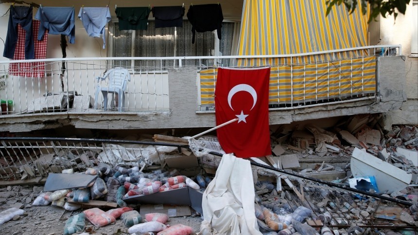 «Мост шатается, люди кричат»: россиянка о жутком землетрясении в Турции