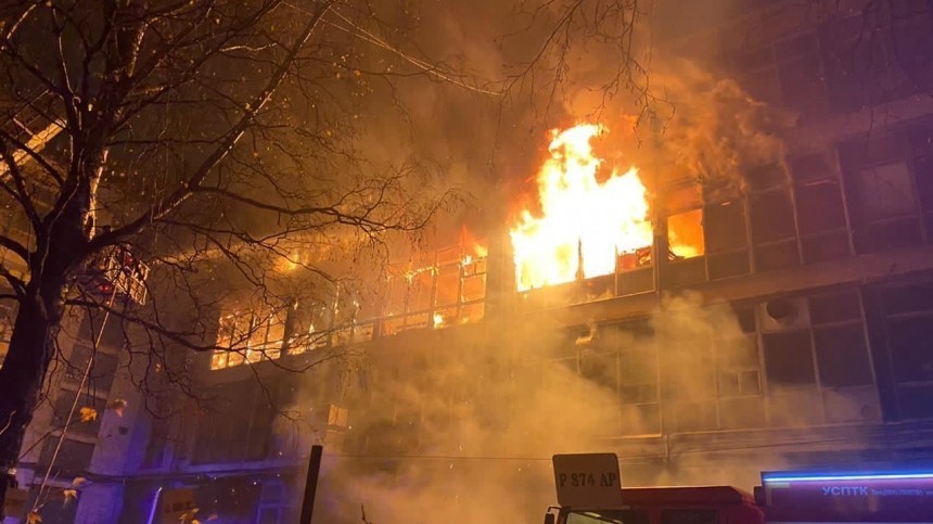 Серьезный пожар произошел на Ленинградском электромеханическом заводе
