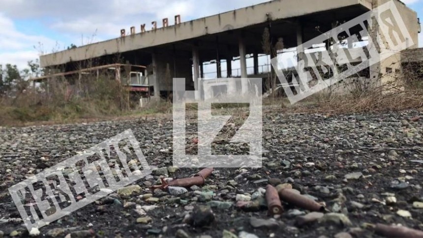 Рельсы вырезаны, перронов нет: как выглядит после войны вокзал в Степанакерте