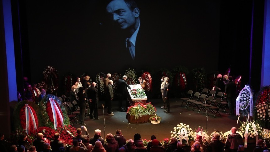 «Его все любили»: Бабенко прокомментировала заявление Садальского, сделанное после похорон Гафта