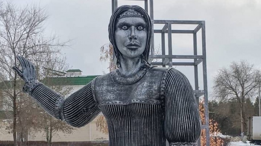 Памятник основательнице Нововоронежа сделали поводом для мемов и шуток