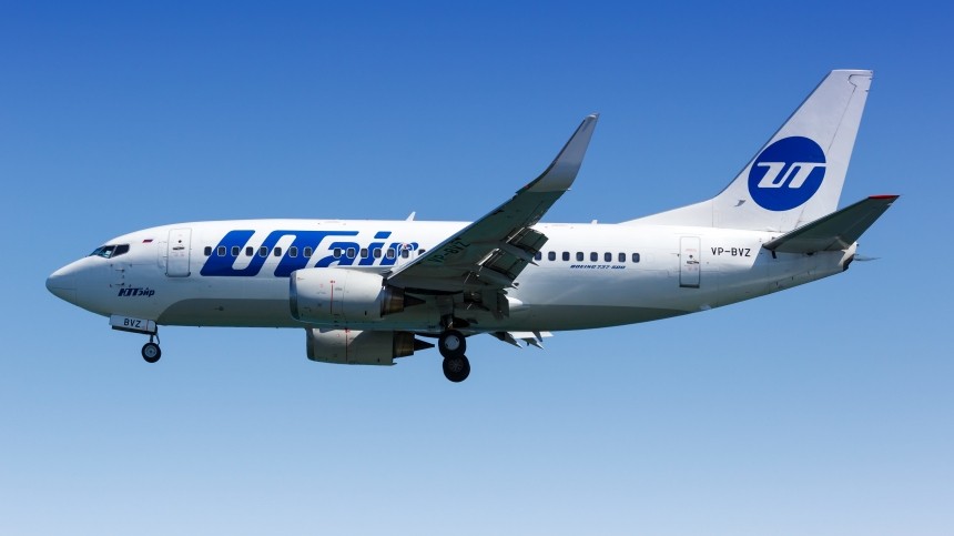 Самолет рейса Новосибирск–Сургут вернулся в аэропорт вылета из-за отказа двигателя
