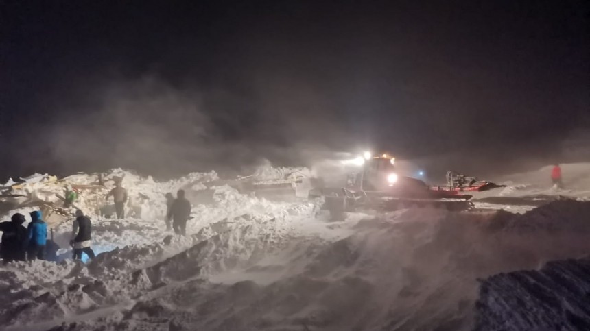 «Домик раскидало по всей горе»: Очевидец о сходе лавины под Красноярском