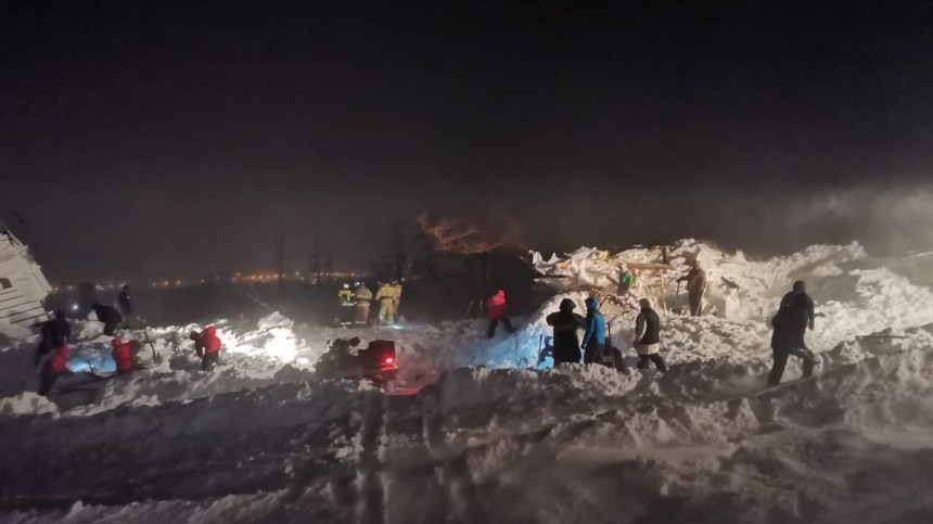 Четырех человек нашли живыми после схода лавины под Красноярском