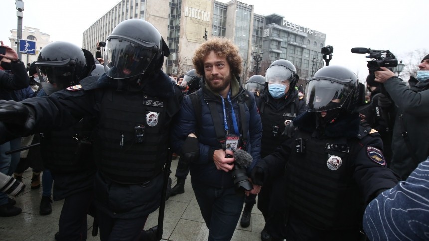 Блогер Илья Варламов задержан на незаконном митинге в Москве
