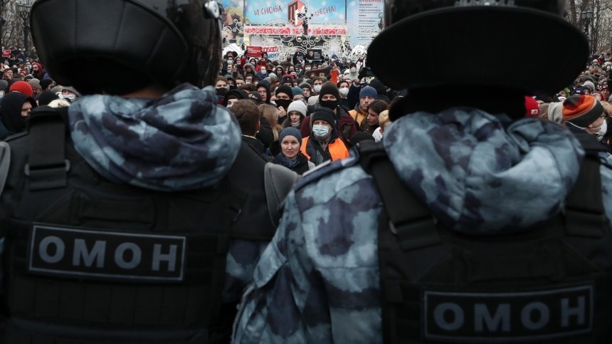Число задержанных на несанционированных акциях в РФ превысило две тысячи человек