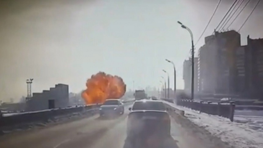 Видео момента взрыва, прогремевшего под мостом в Иркутске