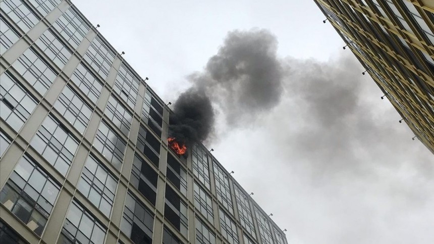 Пожар в здании известия. Пожар в центре Москвы Савёловский Сити. Савеловский Сити пожар. Пожар Новодмитровская 2 к 2. Пожар в бизнес центре Савеловский.