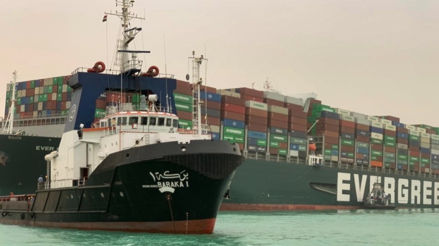 Видео: перекрывший Суэцкий канал контейнеровоз перед этим „рисовал“ фаллос