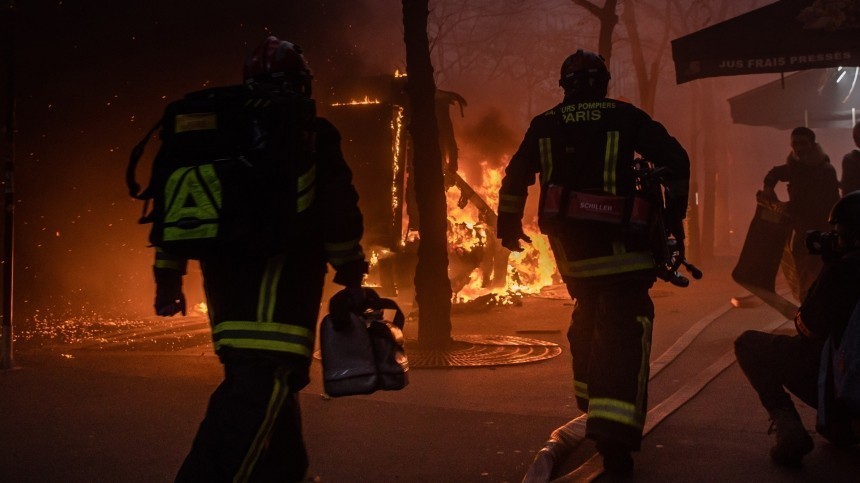 Выжили чудом: момент взрыва в многоэтажке во французском Лионе попал на видео