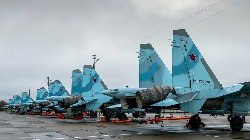 Видео: Су-34 уничтожили самолеты и аэродром противника в ходе воздушного боя