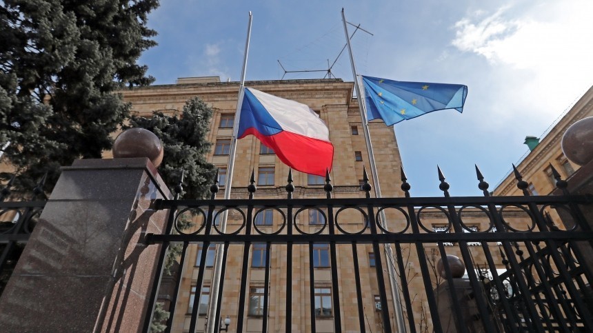 Захарова прокомментировала высылку российских дипломатов из Чехии