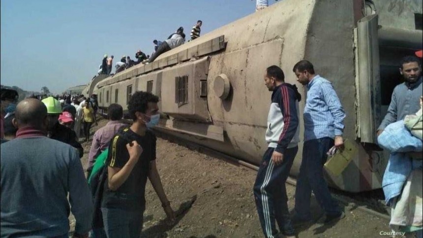 В Египте поезд сошел с рельсов, есть погибшие и раненые