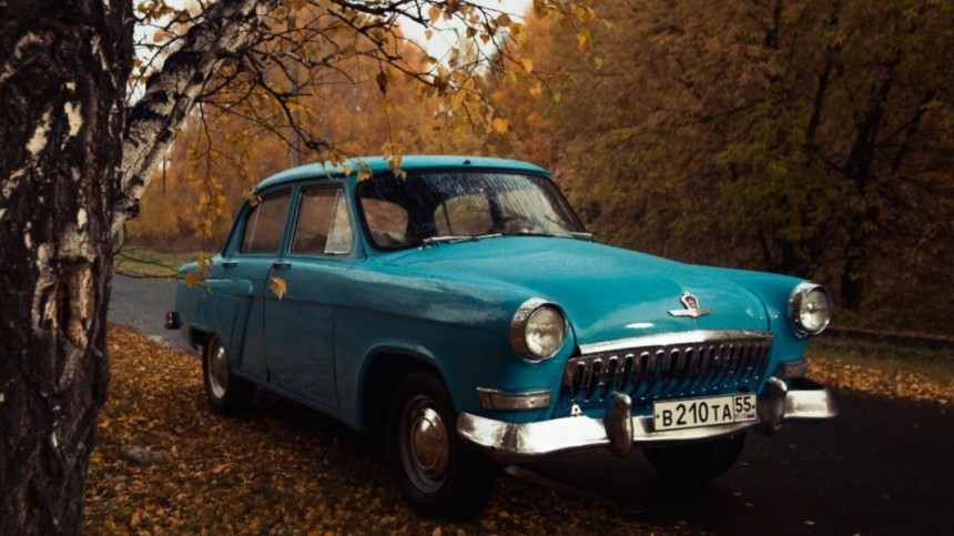 «Можно отмечать — мы в Массандре»: как проходит пробег ретроавтомобилей в Крыму