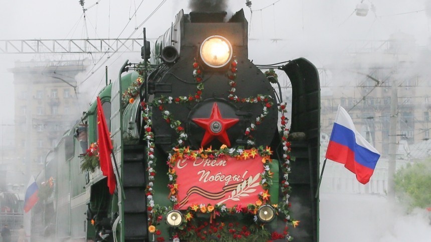Андрей Турчак посетил обновленный “Поезд Победы” в Москве — видео
