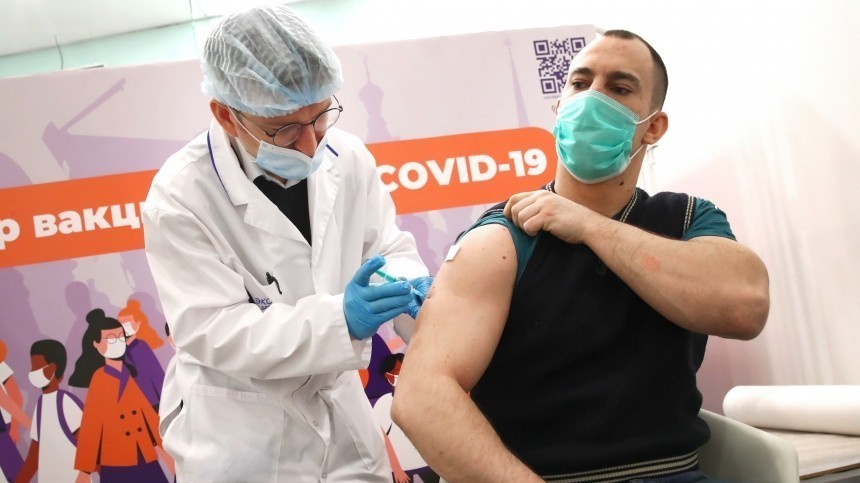 «Защита какая хорошая!» — Путин на ПМЭФ призвал россиян вакцинироваться от COVID