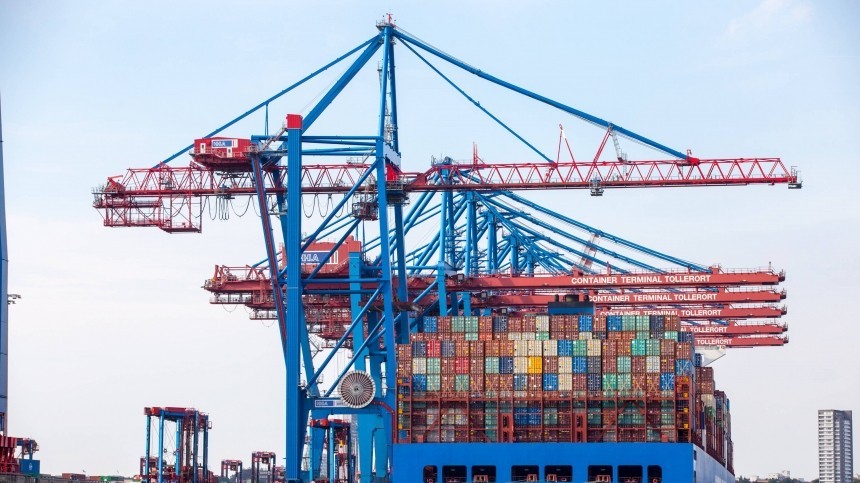 Хуже блокировки Суэцкого канала: Китай поставил под угрозу мировую торговлю