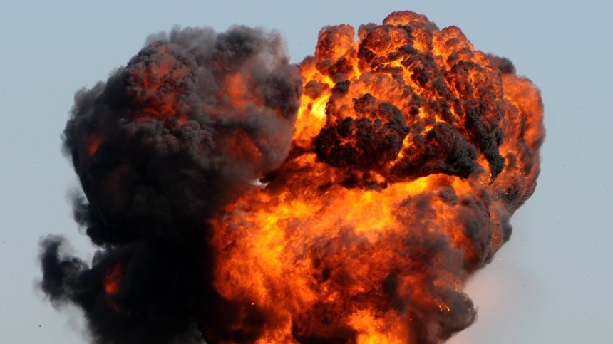 Чудовищный огненный шар: видео взрыва на «ОЭК» в Петербурге