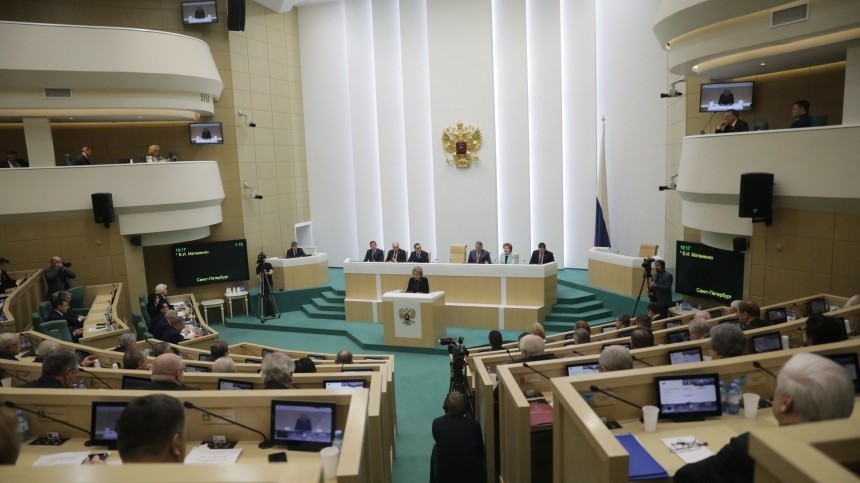«Ералаш» в Совфеде: замглавы Росгвардии рассмешил Матвиенко и парламент
