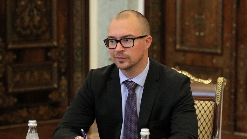 За что задержали в Петербурге эстонского дипломата ответ в репортаже