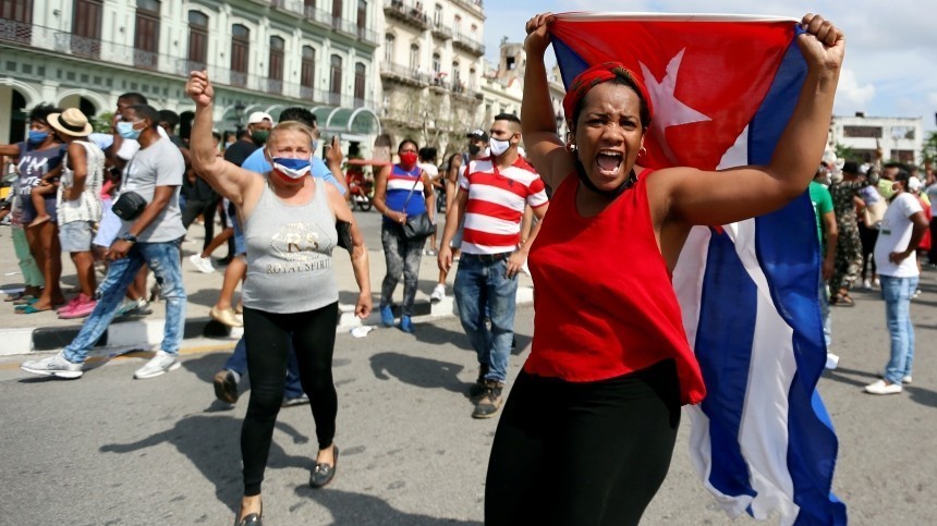 В США призвали бомбардировать Кубу для свержения правительства страны