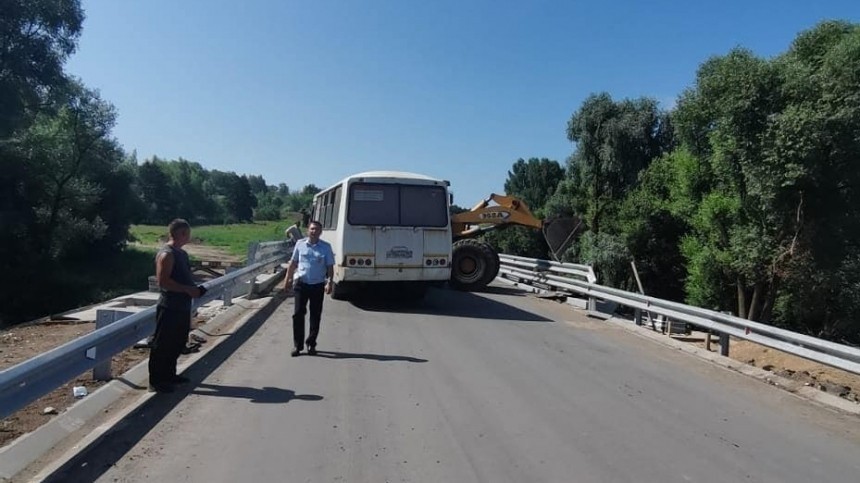 Семь человек пострадали в ДТП с пассажирским автобусом под Тулой