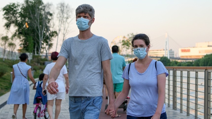 Попова: ситуация с коронавирусом в РФ остается напряженной