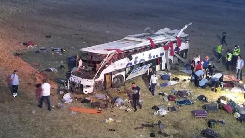 Четырнадцать человек погибли в ДТП с автобусом в Турции