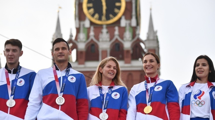 Российских олимпийцев поздравили с победой на Красной площади в Москве