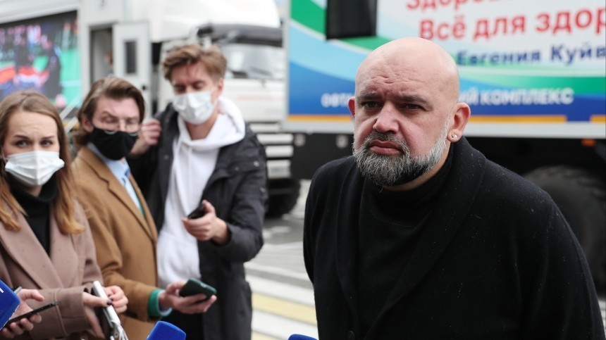 Денис Проценко встретился с уральскими медиками в Екатеринбурге
