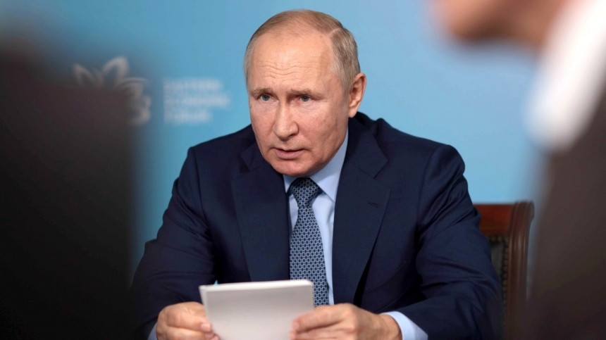 Путин о гибели Зиничева: «Потрясен трагическим известием, мы потеряли настоящего боевого офицера»