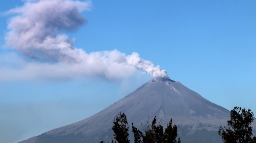 В Мексике проснулся самый активный вулкан страны