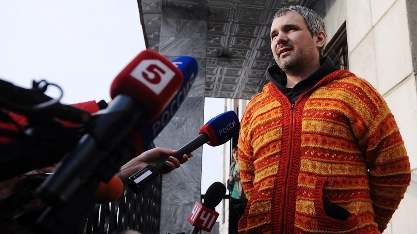 Суд отправил на досмотр решение суда по УДО фотографа-убийцы Дмитрия Лошагина
