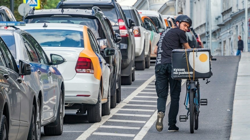 Россияне отмечают Всемирный день без автомобиля. Чем лучше и хуже велосипедистом?
