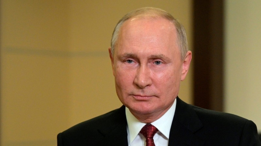 Песков заявил о выходе Путина из режима самоизоляции