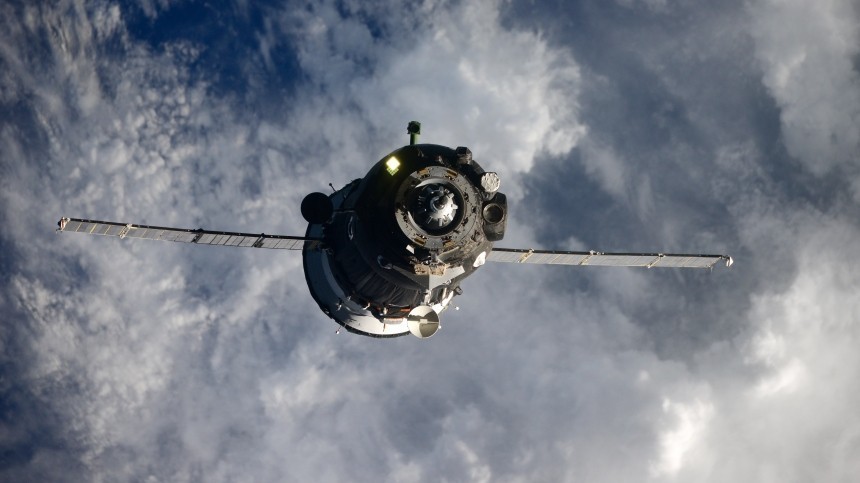 „Союз МС-19“ с „киноэкипажем“ на борту успешно пристыковался к МКС