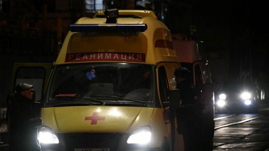 Иномарка влетела в здание проходной МИФИ на Каширском шоссе в Москве