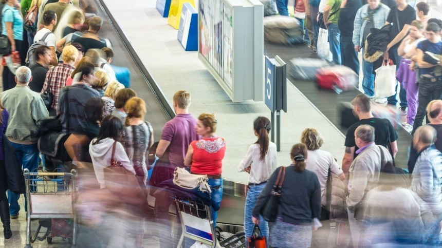 Коллапс в аэропорту: сотни туристов 15 часов не могут вылететь из «Домодедово»