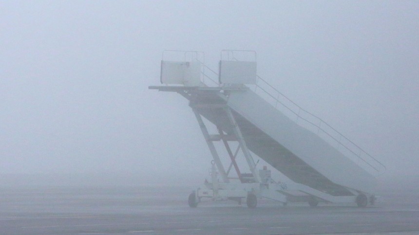 Туман в Москве привел к авиаизоляции для сотен пассажиров столичных рейсов