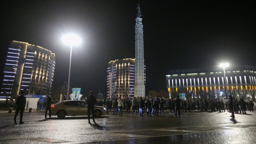 Песков: Казахстанским друзьям не требуется помощь Кремля