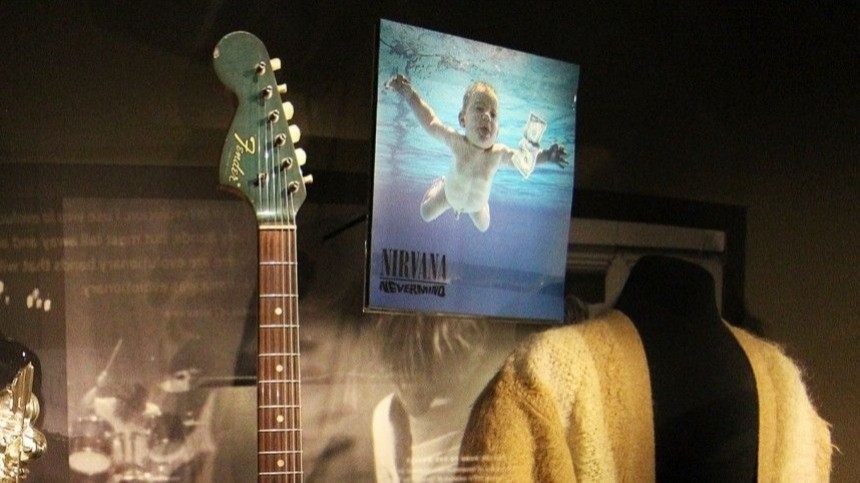 «Малыш» с обложки альбома «Nevermind» вновь подал в суд на Nirvana