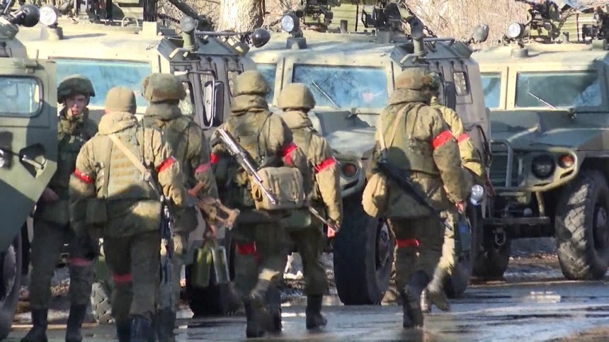 российские военные на украине. боевые действия. военная колонна украины. военная операция на украине. российский солдат.